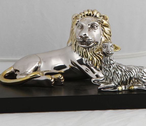 Lion with lamb silver