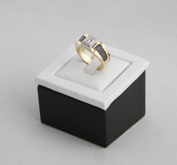 B.W. Ring - 14K