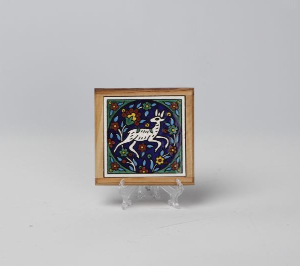 Square deer plate with wood frame 1