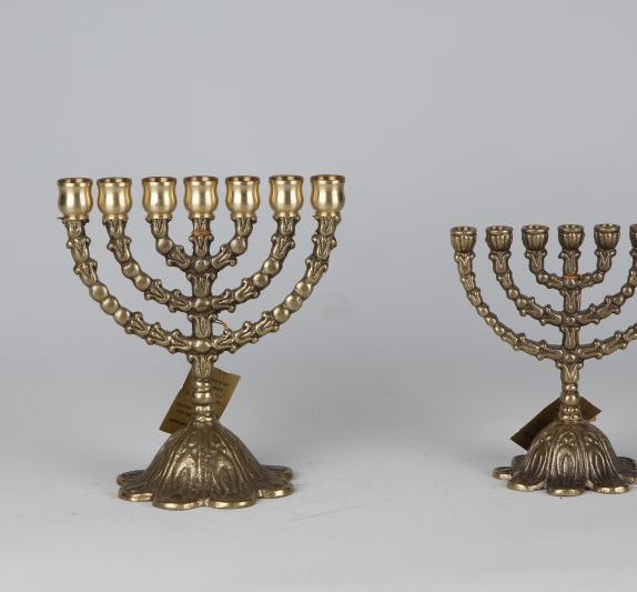 Round Menorah with flower shape base big (2 Sizes)